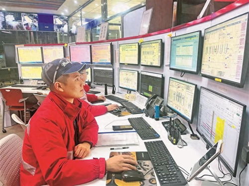 探秘百威哈爾濱工廠 數控生產與人機聯動的省級智能化典范